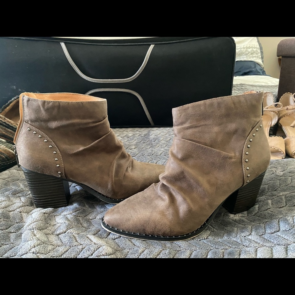 Women’s size 10 boots